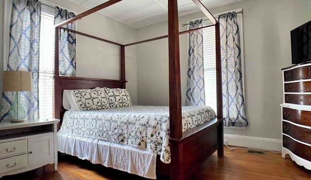 Spacious 2-bedroom apartment in downtown Hamlet
