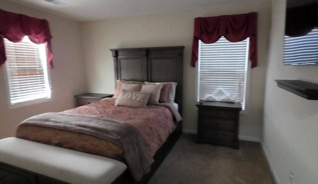 Spacious 4-bedroom house in beautiful Florence with AC