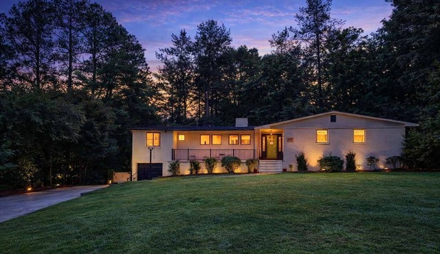 Spacious 4BR Near Pinehurst | Fire Pit + Games in Southern Pines