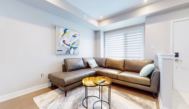 Spacious 5 Bedroom/5 Bathroom Townhouse in Toronto