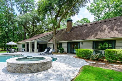 Spacious Pet-Friendly Home Sea Pines Golf Views