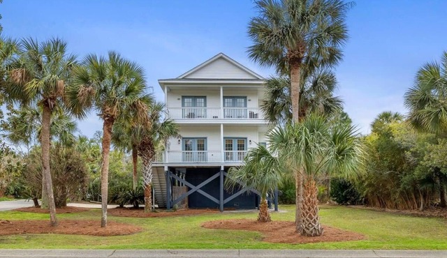 Starfish Landing | Renovated, private 4bd Oasis