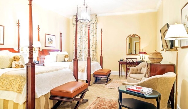 Steps from Charleston City Market: Historic Charm in Every Corner