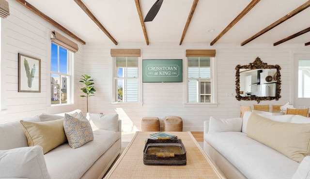 Stylish 5BR/5BA Downtown Retreat - Walk to King!
