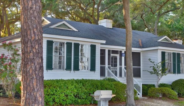 Sunrise Cottage - 2BDR Oceanfront with Golf Cart