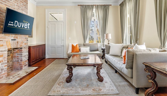 The Beauty on Broad, a Luxury 1br/1.5ba Apt.