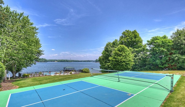 The Cottage | Pickle Ball Court-Pool |Sleeps 14 | water views galore