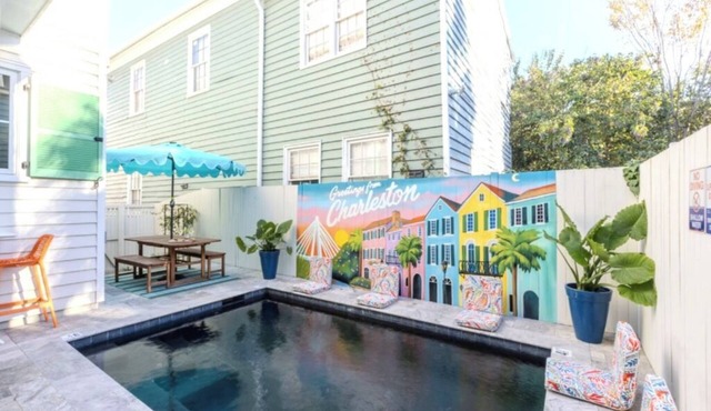 THE DELPHINE Luxury Downtown Charleston Villa, 1 Block to King + Private Pool
