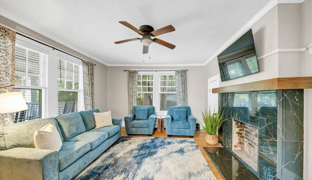 The Grand River House | 4BR Sleeps 12