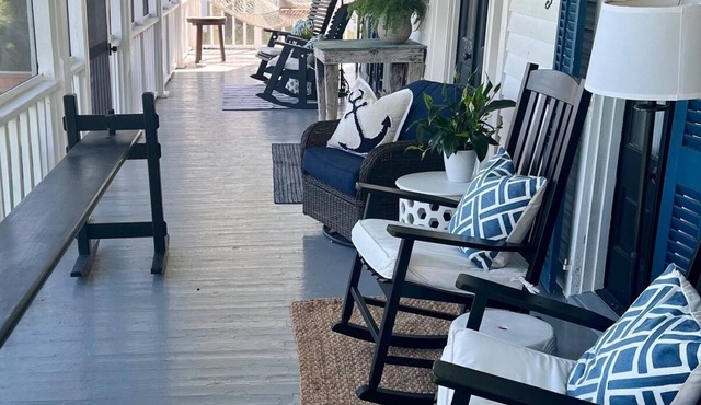 The Perfect Seaside Cottage To Enjoy The Charmed Life On Sullivan's Island
