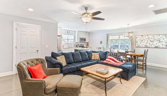 The Restful Rooster Barn Apartment