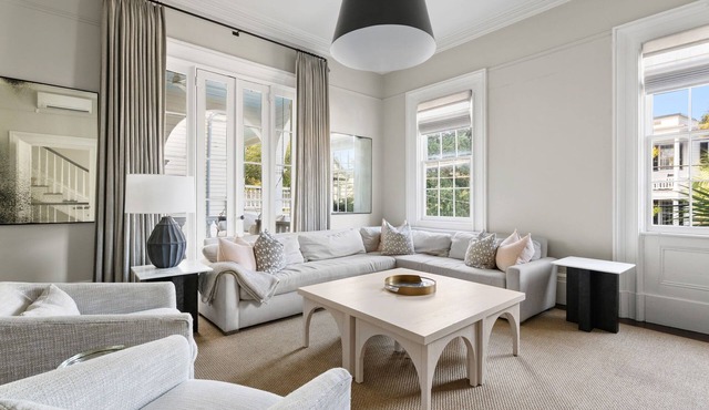 Thomas Waring House | Sleeps 23 | Multi-Unit Rental