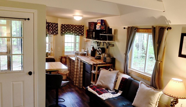 Tiny Cabin with beautiful country views. Pet friendly! in culpeper