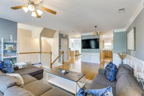 Townhome 3 Mi to Wescott Park & Golf Course!
