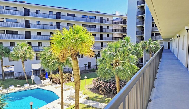 Townhouse Style Condo, Beach Access across Road, Pool, Grilling Area, Elevator