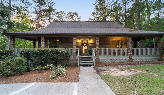 Trail Point Cabin - 4 Bedrooms, 2 Bathrooms, In-ground Pool, Fenced Backyard