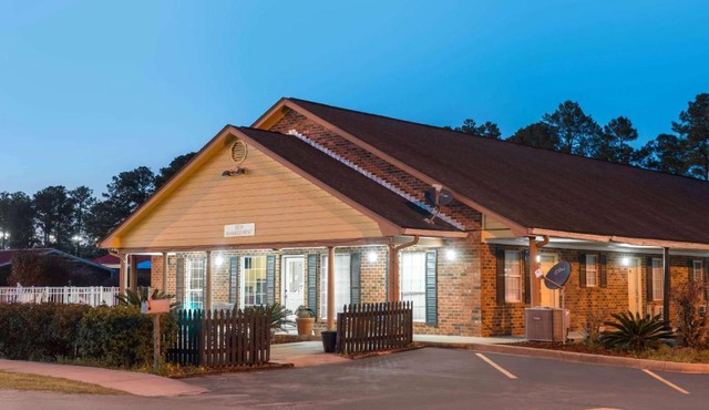Travelodge by Wyndham Santee