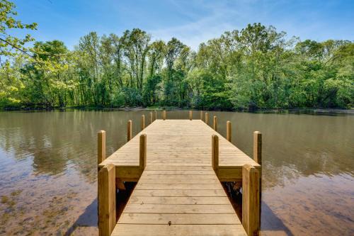 Troy Cabin w/River Access: Fish, Kayak & More!