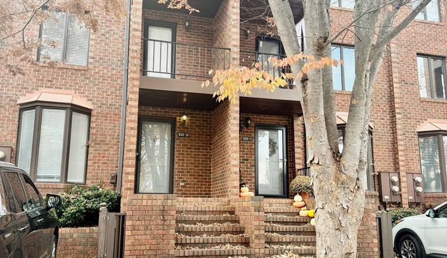 Two Bedroom Townhome – College Hill, Downtown Greensboro