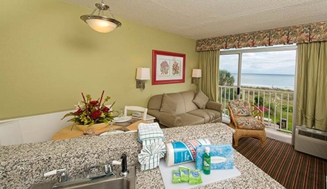 Two Bedroom Oceanfront Luxury Condo, Myrtle Beach, South Carolina 1891275