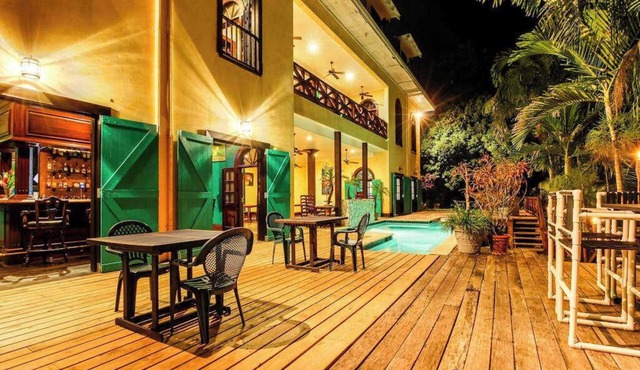 Two Riverfront Suites with Shared Infinity Pool, Balcony Views, WiFi, AC - Dogs OK in San Ignacio