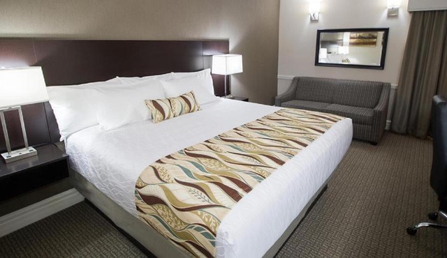 University Inn in Logan