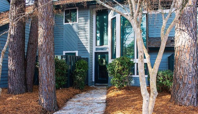 Updated Condo centrally located