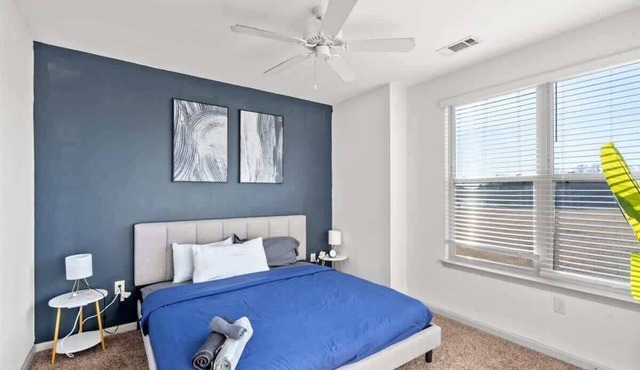 Upscale 2BR King Suite Mins to Uptown Charlotte