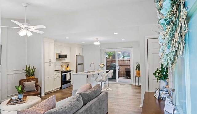Upscale Raleigh Retreat | Pet-Friendly | Back Deck