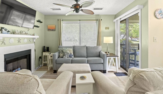 W Hyde Pk 11C in Kingston 1st floor, Pool, Beach