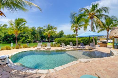 Walk to Beach: Waterfront Home in Marathon! in Marathon