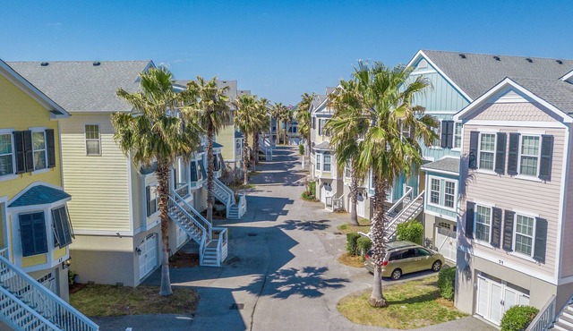 Water's Edge 101 - 3BR/3BA Updated Townhome - Pool - Fishing Dock