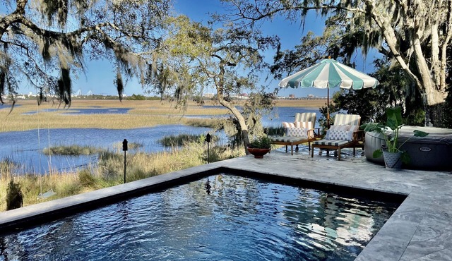 Water views & only 2 miles to downtown