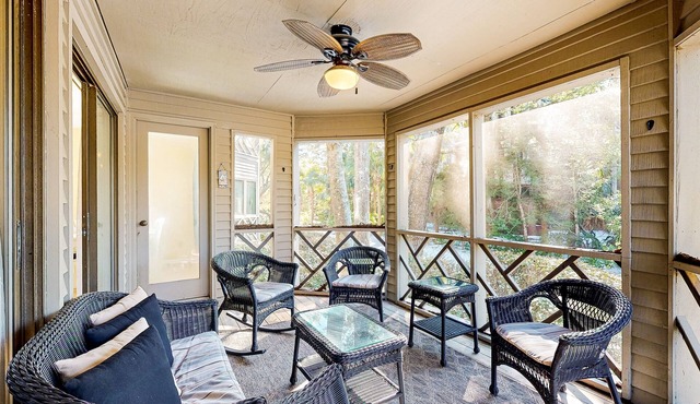 Waterfront Family Retreat with Pond Views - Close to Tennis and Golf - Dogs Welcome