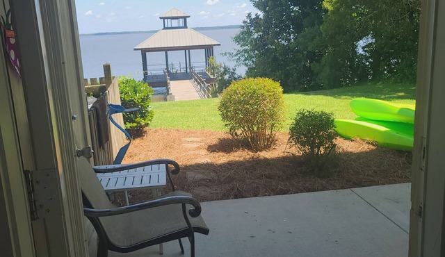 Waterfront Lake Marion Retreat Pool Gazebo Minutes from I-95