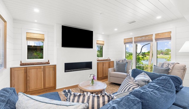Waterfront! Renovated, river view, community pool and dock