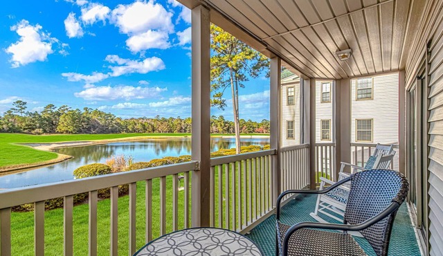 Winter Sale! Lake & Golf Course Views from your Private 2nd floor patio