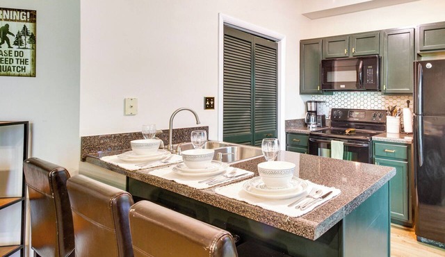 Wintergreen Resort Condo w/Deck, 0.3 Mi to Slopes in Wintergreen Resort