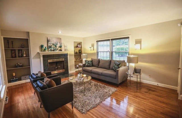 2BR Home short walk to Southpark Mall! in Charlotte