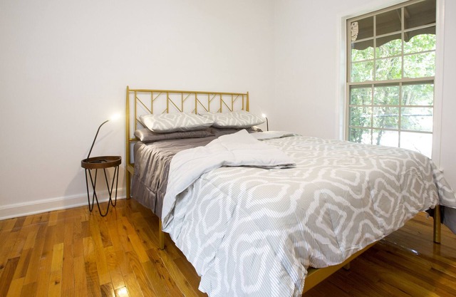 Oak House Charleston 3b/2ba in Downtown
