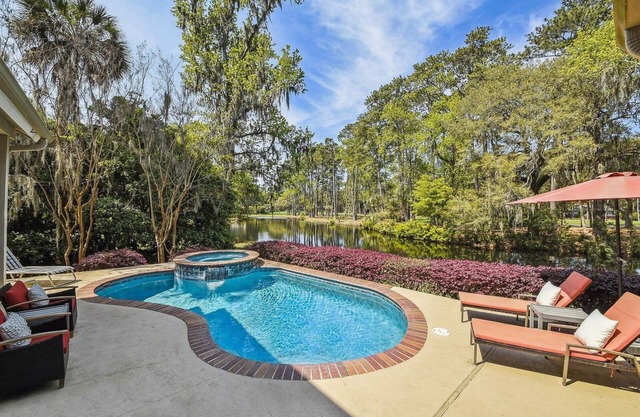 Stunning Lagoon & Harbour Town Golf Views! 2 Master Suites!