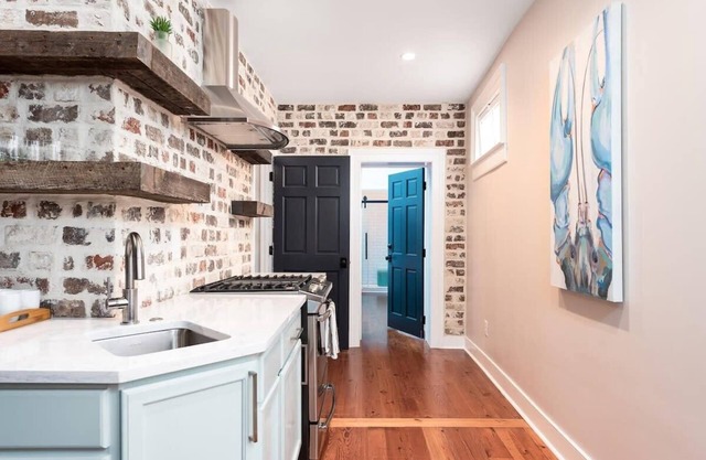 THE INNS - Amazing 3BR/3BA Suite Downtown!