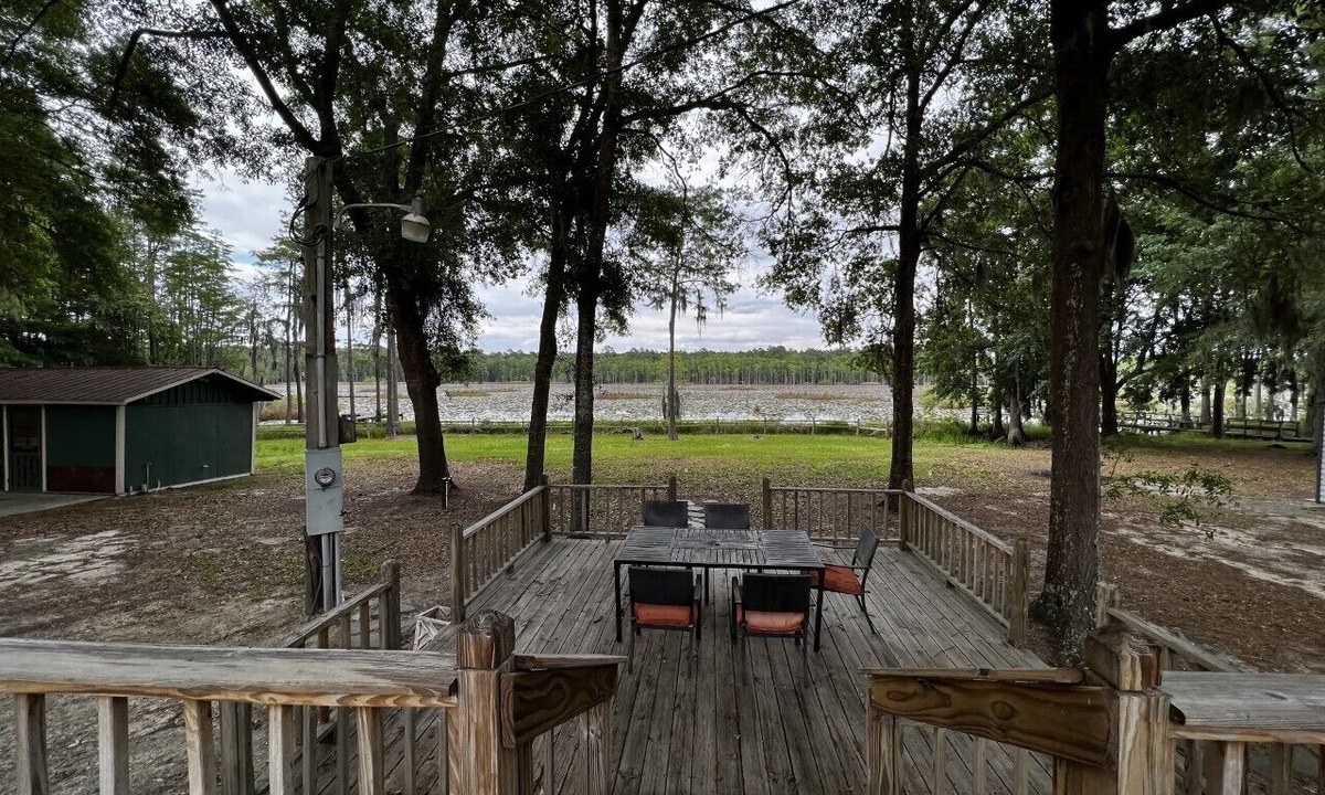 Sylvania House | Reconnect with nature, peaceful pond stay with outdoor kitchen & access to water