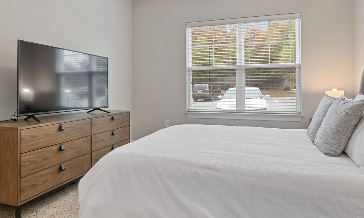 Greensboro Apartment | Modern Apartment in Prime Location (ID7187X91)