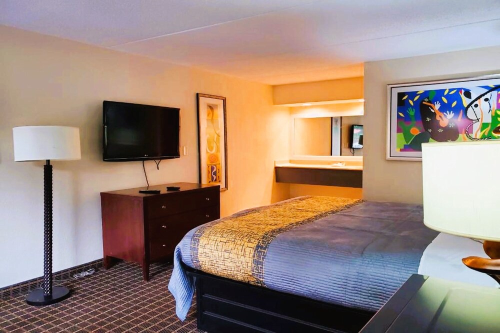 Orangeburg Hotel | Palmetto Inn & Suites by OYO Orangeburg