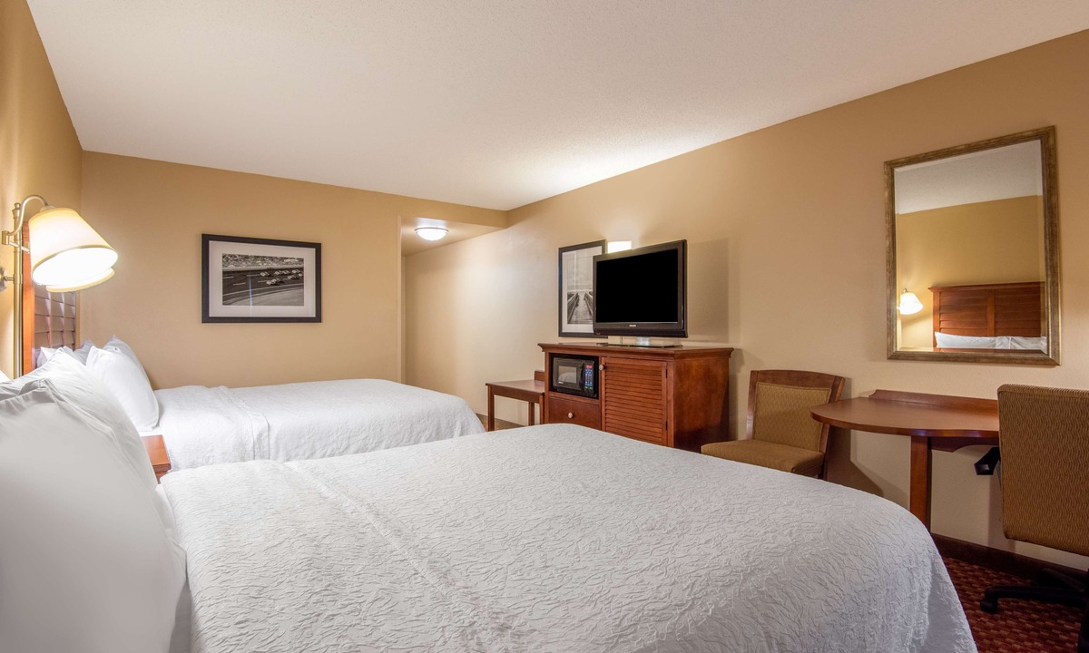 Florence Hotel | Hampton Inn & Suites Florence-North-I-95
