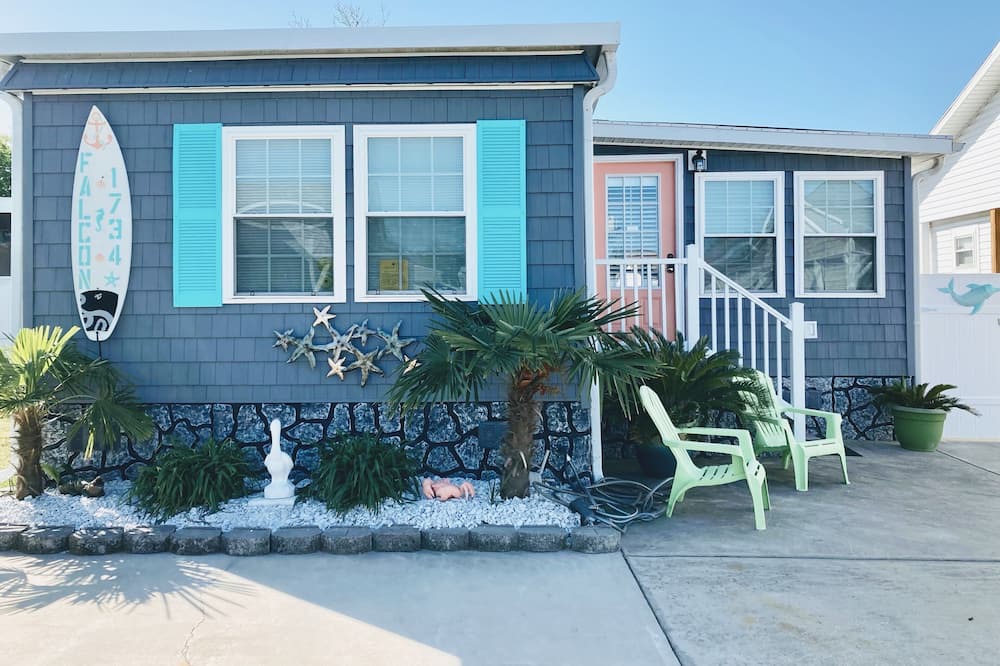 Garden City House | One minute drive to beach with golfcart! Newly updated, beach decor and clean!