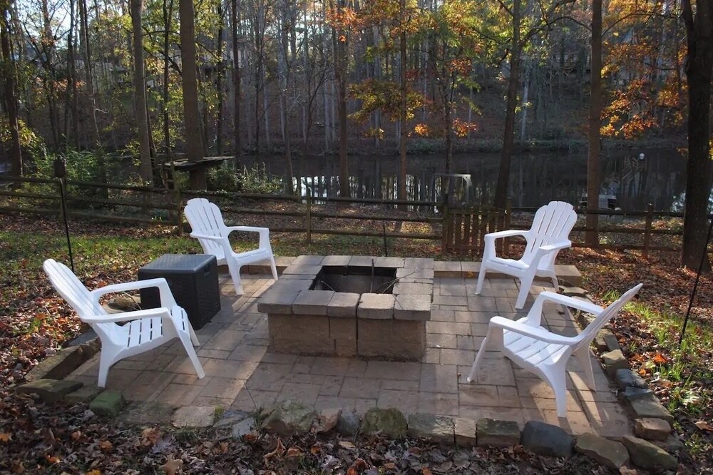Mount Mourne Cabin | Modern Waterfront Cabin in Mooresville, NC! The perfect tranquil escape