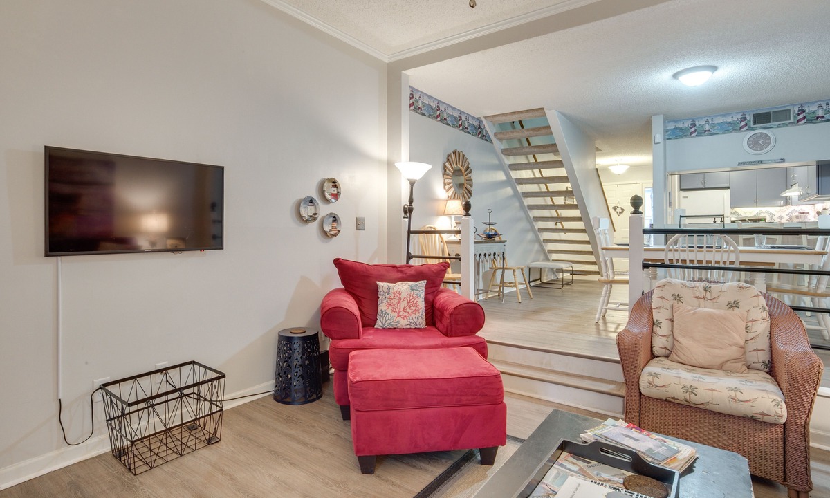 Beaufort Apartment | Nautical Beaufort Gem w/Gas Grill, 3 Mi to Dtwn!