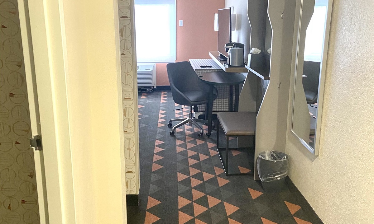 Arcadia Hotel | Holiday Inn Spartanburg Northwest by IHG
